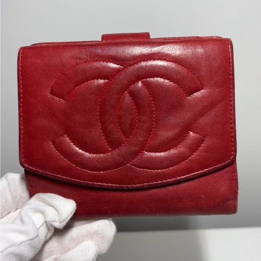 GUC Chanel Vintage Red Bifold Wallet